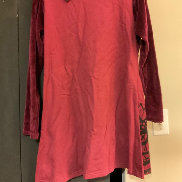 Tunic by Leopards and Roses medium burgundy - Picture 4 of 6
